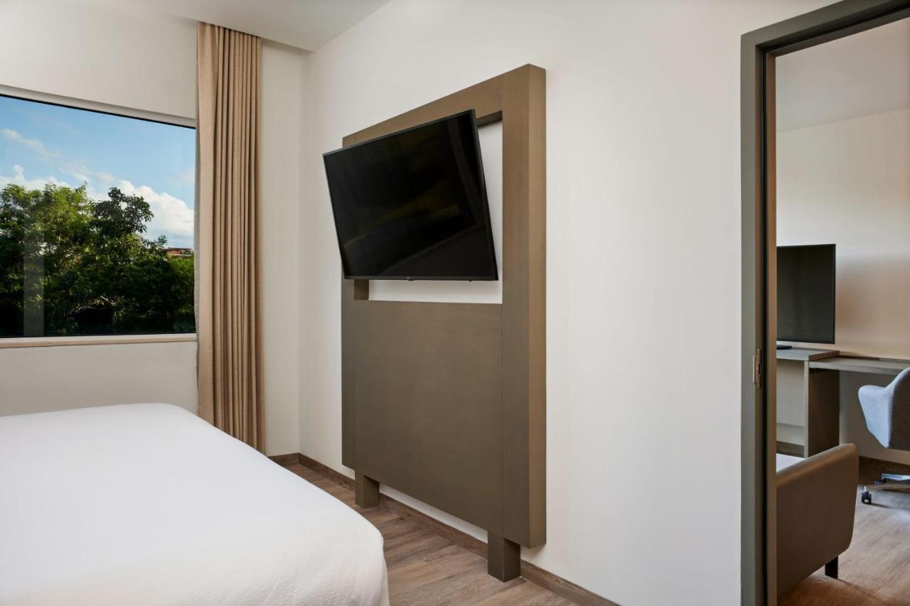 Residence Inn By Marriott Playa Del Carmen Bagian luar foto