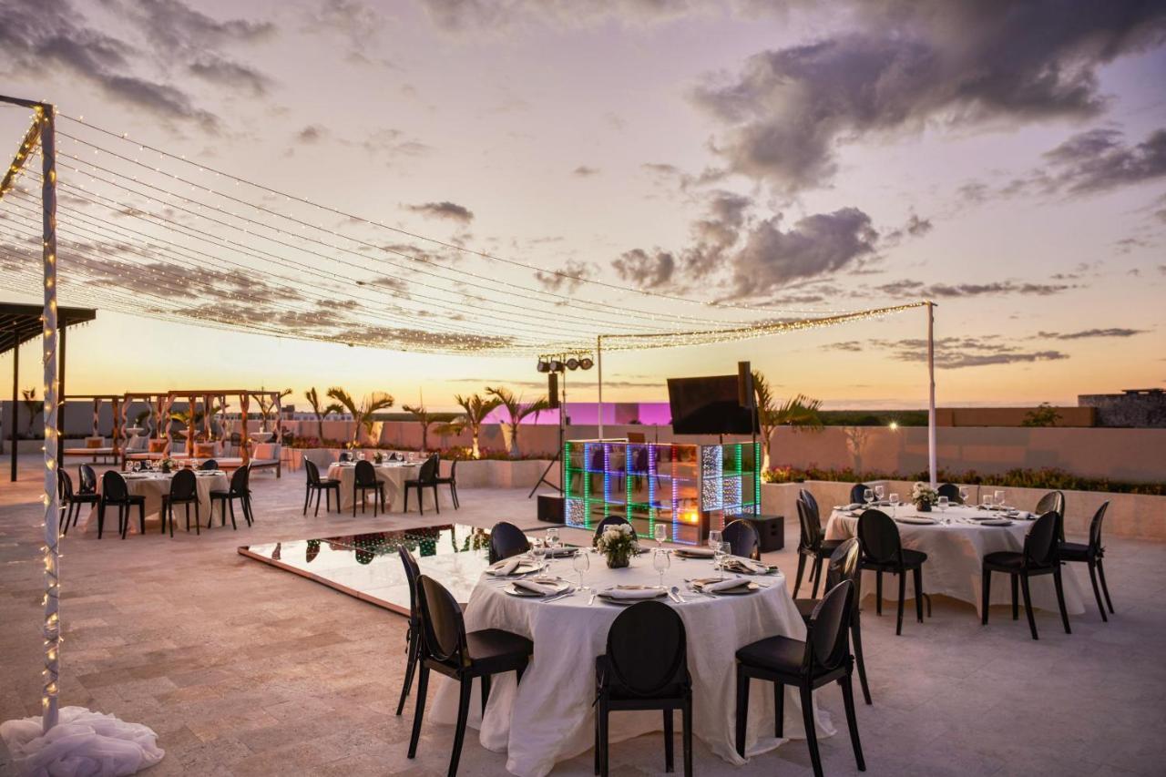 Residence Inn By Marriott Playa Del Carmen Bagian luar foto
