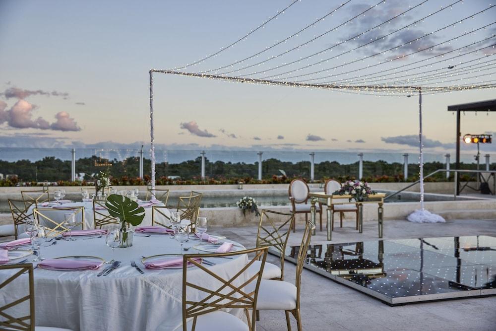 Residence Inn By Marriott Playa Del Carmen Bagian luar foto