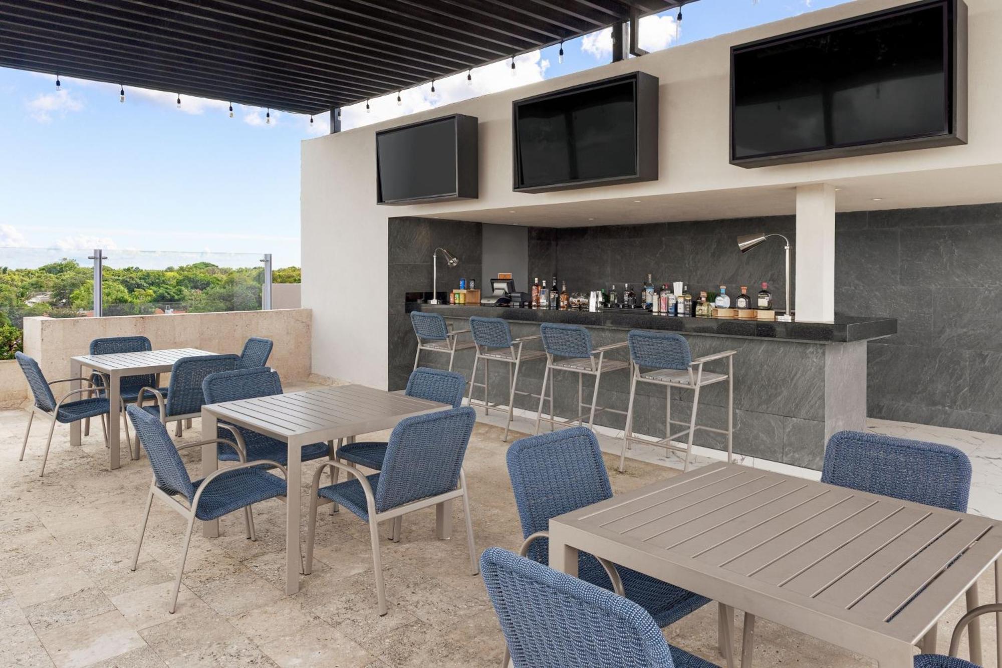 Residence Inn By Marriott Playa Del Carmen Bagian luar foto