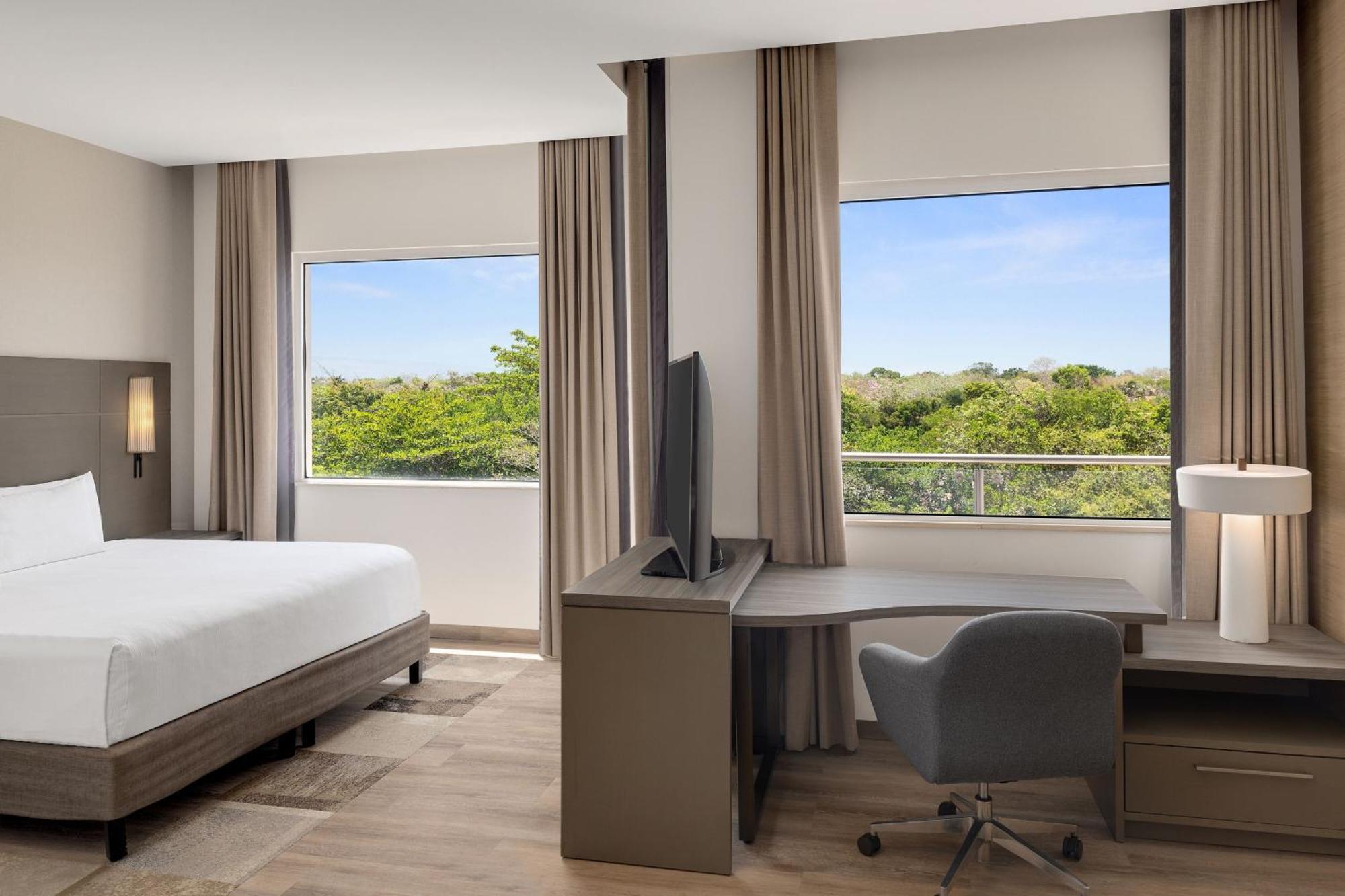 Residence Inn By Marriott Playa Del Carmen Bagian luar foto