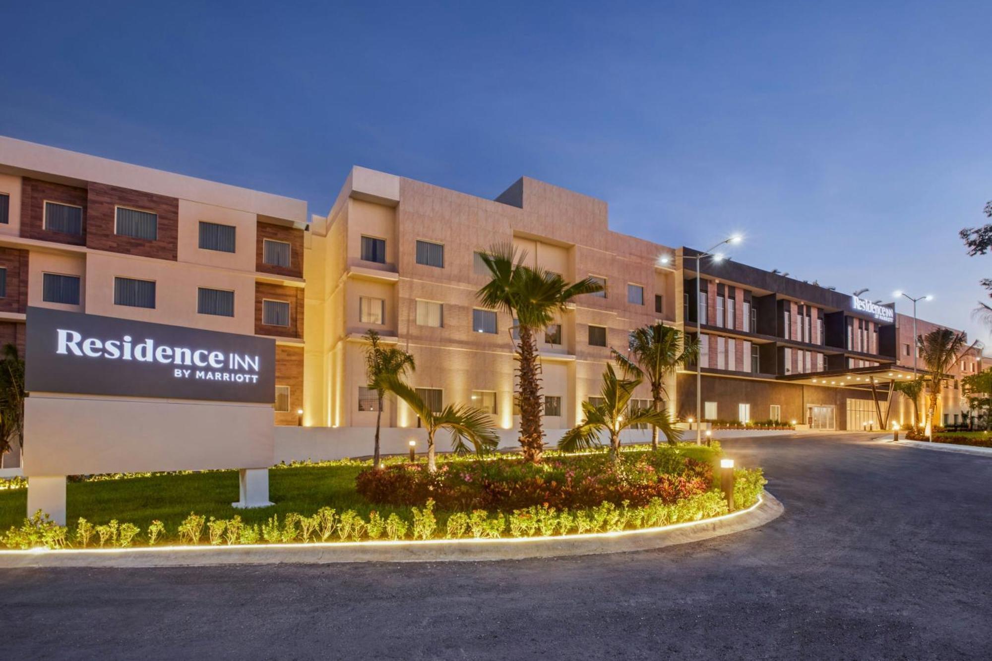 Residence Inn By Marriott Playa Del Carmen Bagian luar foto